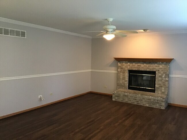 Building Photo - 1700 Sierra Highlands Drive
