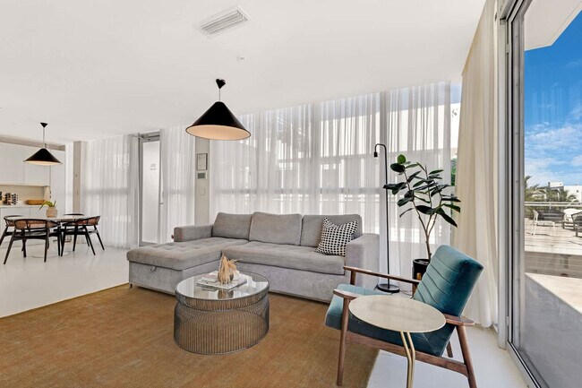 Foto del edificio - 250 Collins Ave
