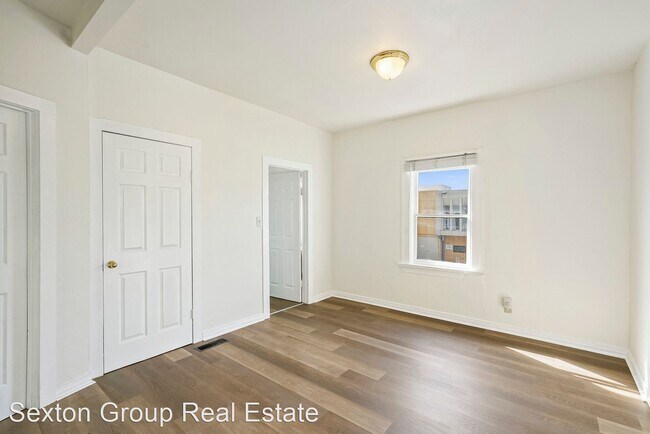 Building Photo - 2 br, 1 bath House - 4377 Piedmont Ave #B