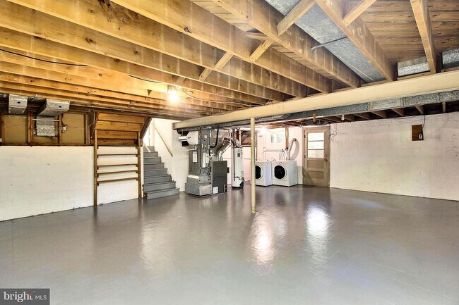 Building Photo - 8012 Whittier Blvd