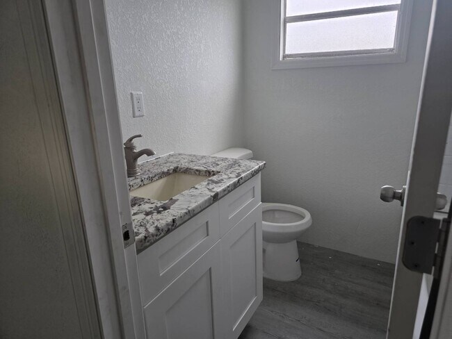 Foto del edificio - 933 Chandrika Pl