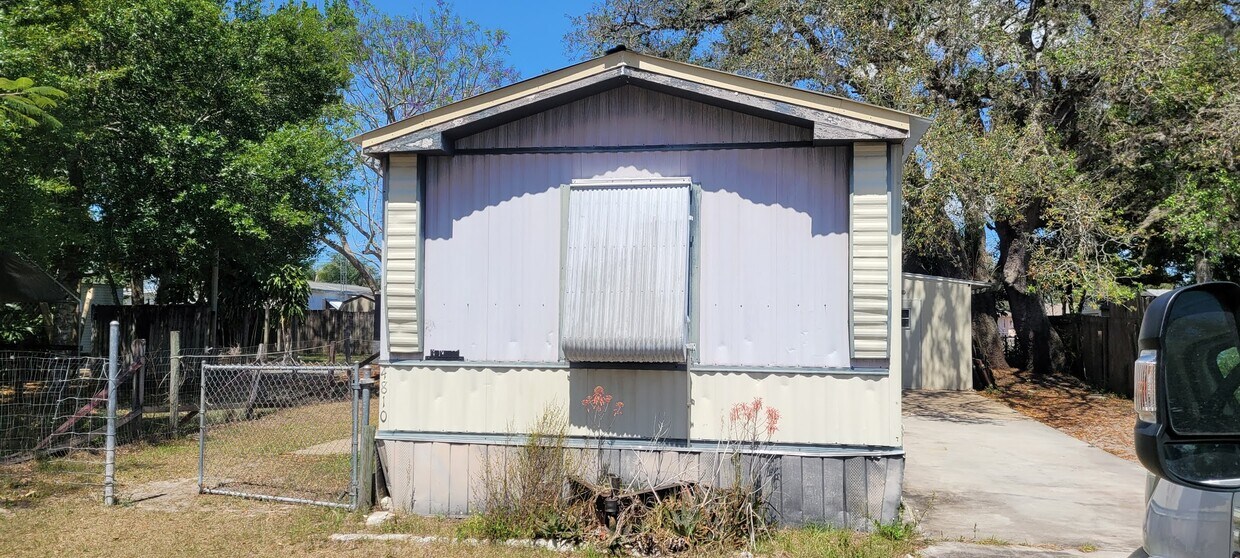 Foto principal - 4810 Mundell Ave