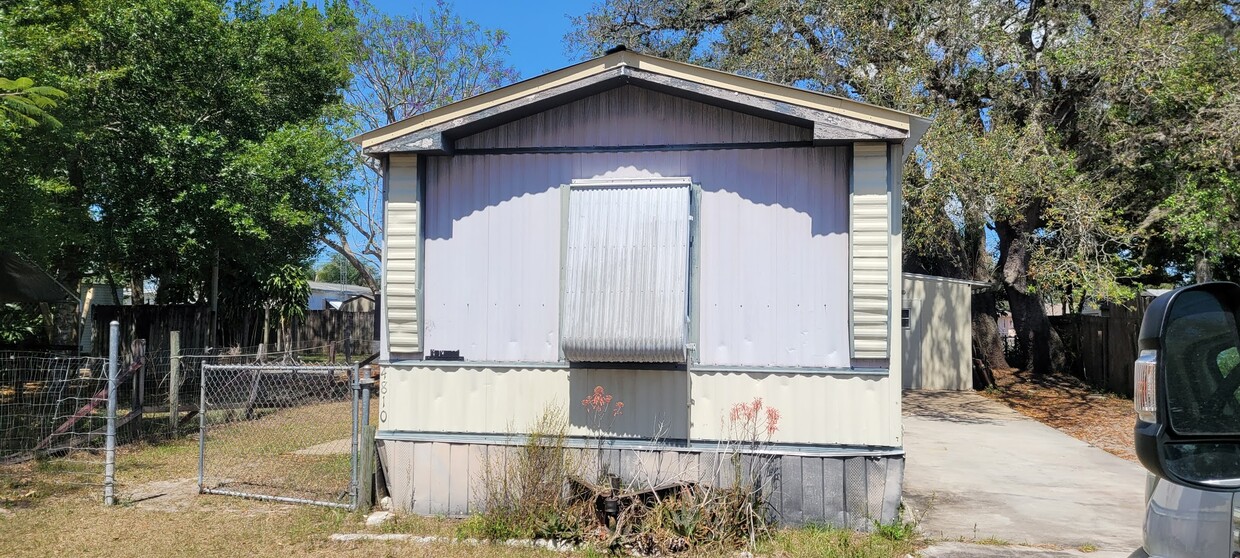 Primary Photo - 4810 Mundell Ave