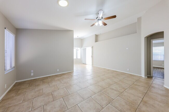 Building Photo - 11027 N 59th Dr