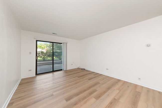 Foto del edificio - 1420 Stonebridge Cir