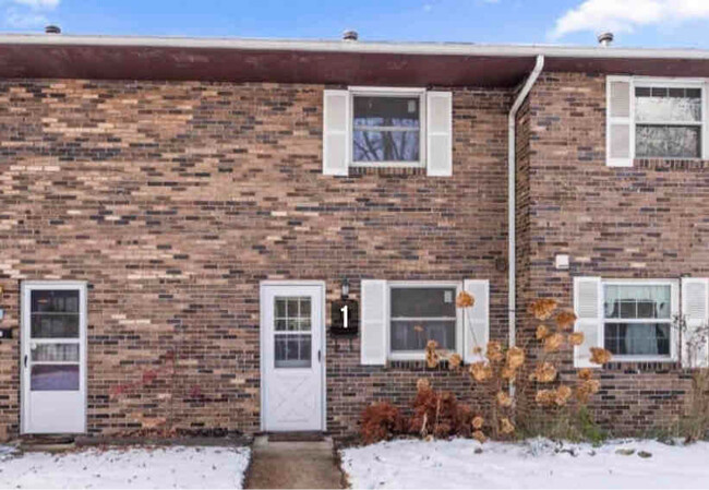 Foto del edificio - 2370 Woodbrook Cir S