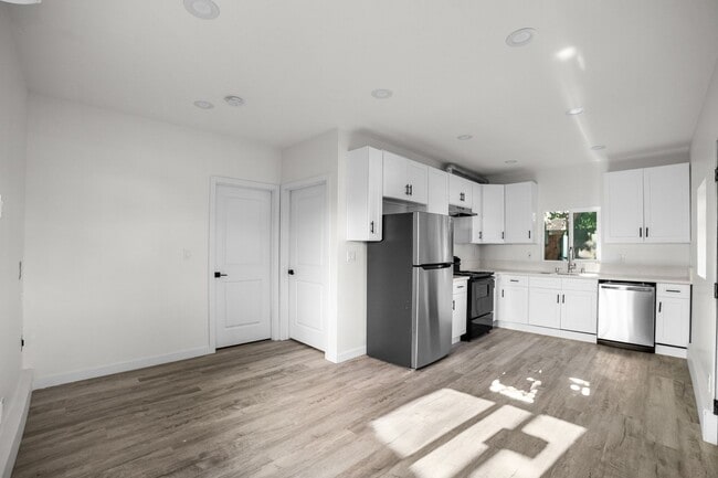 Building Photo - Brand new 1-bedroom, 1-bathroom 1 bath designed for those who value both style and substance