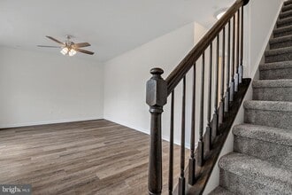 Building Photo - 414 Valor Way