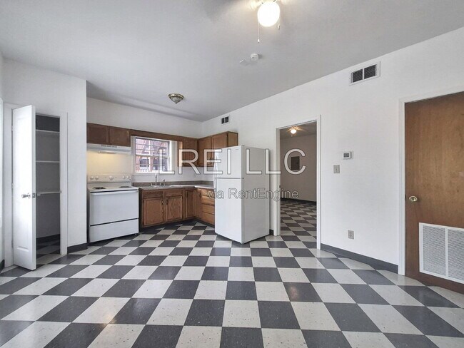 Photo - 705 M Street Apartment