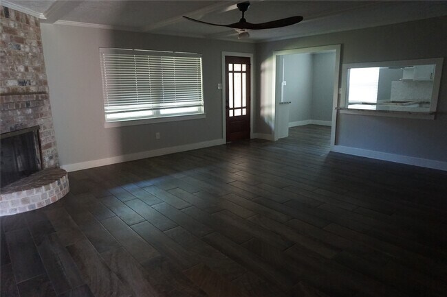 Foto del edificio - 5911 Pebble Springs Dr