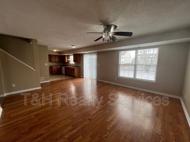 Building Photo - 6653 Southern Cross Dr