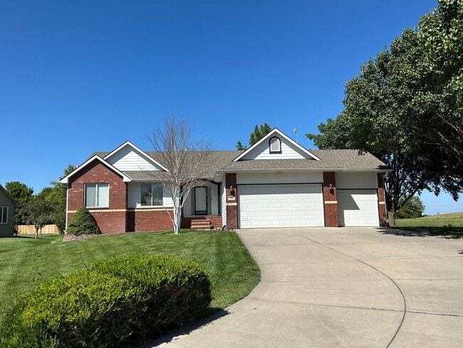 Building Photo - 200 Sienna Dr
