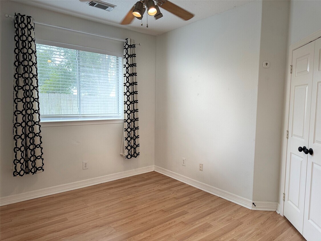 Foto del edificio - 2227 Oakwell Ln