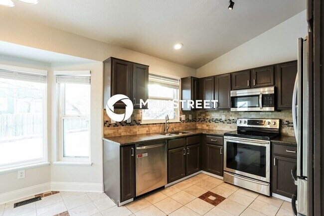 Building Photo - 3 Bedroom Pet-Friendly Home in BRIGHTON, C...