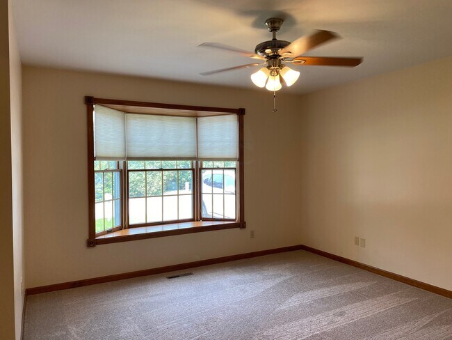 Building Photo - 1807 Baker Ln