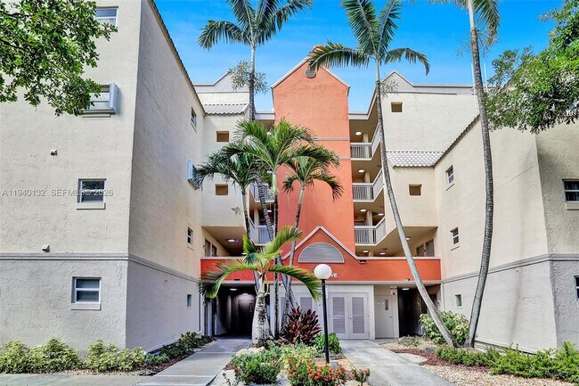 Foto del edificio - 8343 Lake Dr