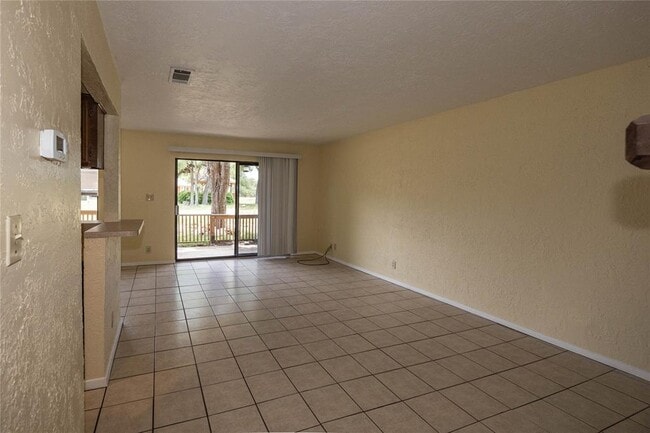 Building Photo - 15 Cypress Fairway Village