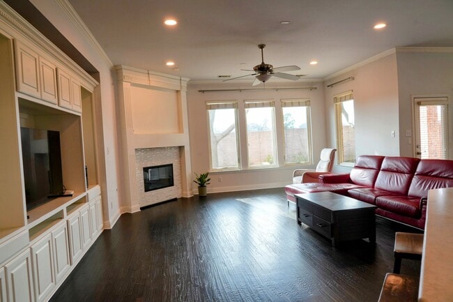 Building Photo - 5836 Sterling Dr