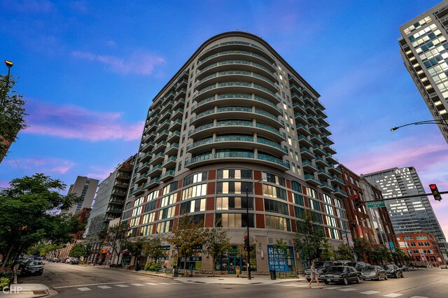 Foto del edificio - 340 W Superior St
