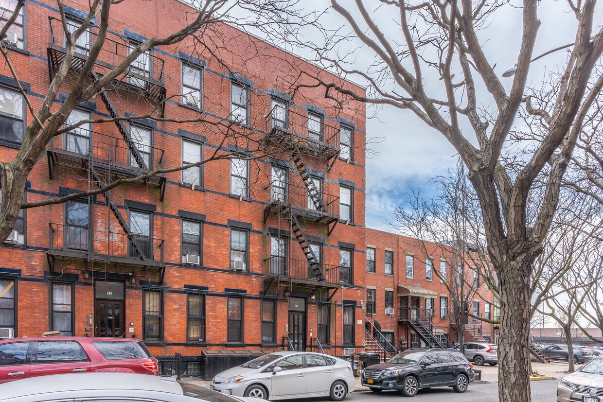 Building Photo - 96 Baltic St