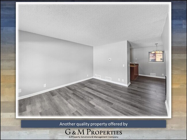Foto del edificio - Rarely Available 1-Bedroom Townhouse in Henrietta: Updated & Amenity-Filled!
