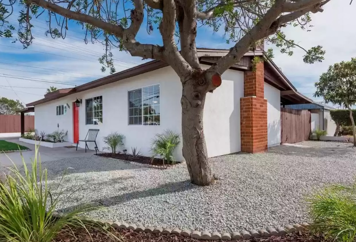 Foto principal - 5 Bedroom Updated Clairemont Home (Perfect...