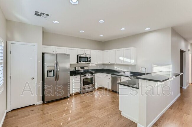 Building Photo - 3749 Gallowtree Ave