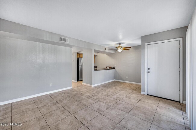 Foto del edificio - 1241 N 48th St