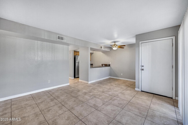 Building Photo - 1241 N 48th St