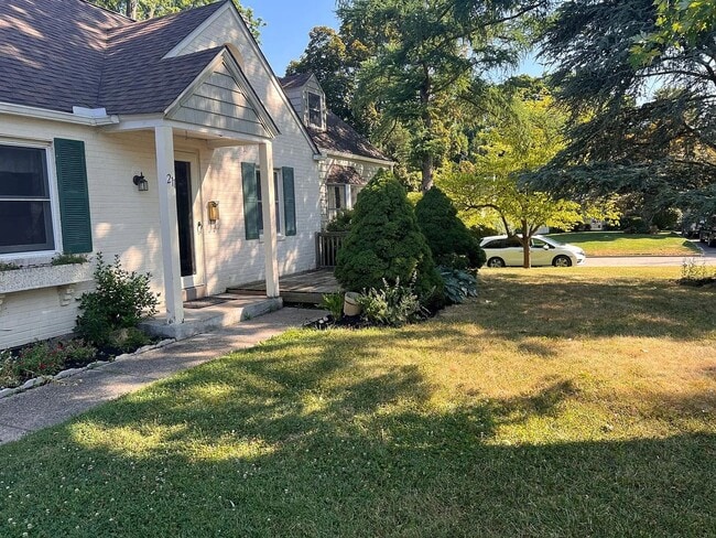 Photo - Stunning 4-Bedroom Single Family Home in Hatboro! Available mid-April!