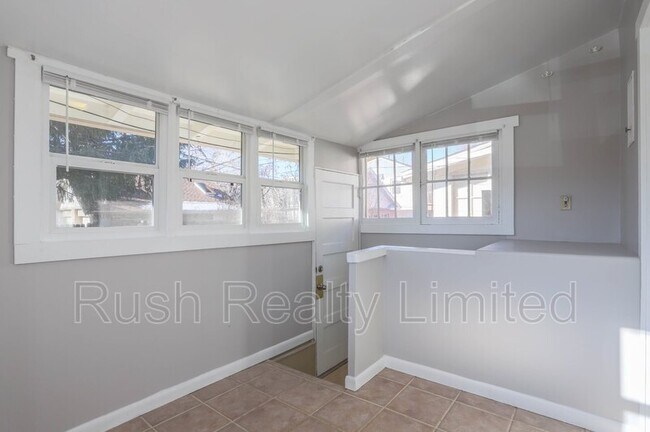 Building Photo - 397 S Logan St