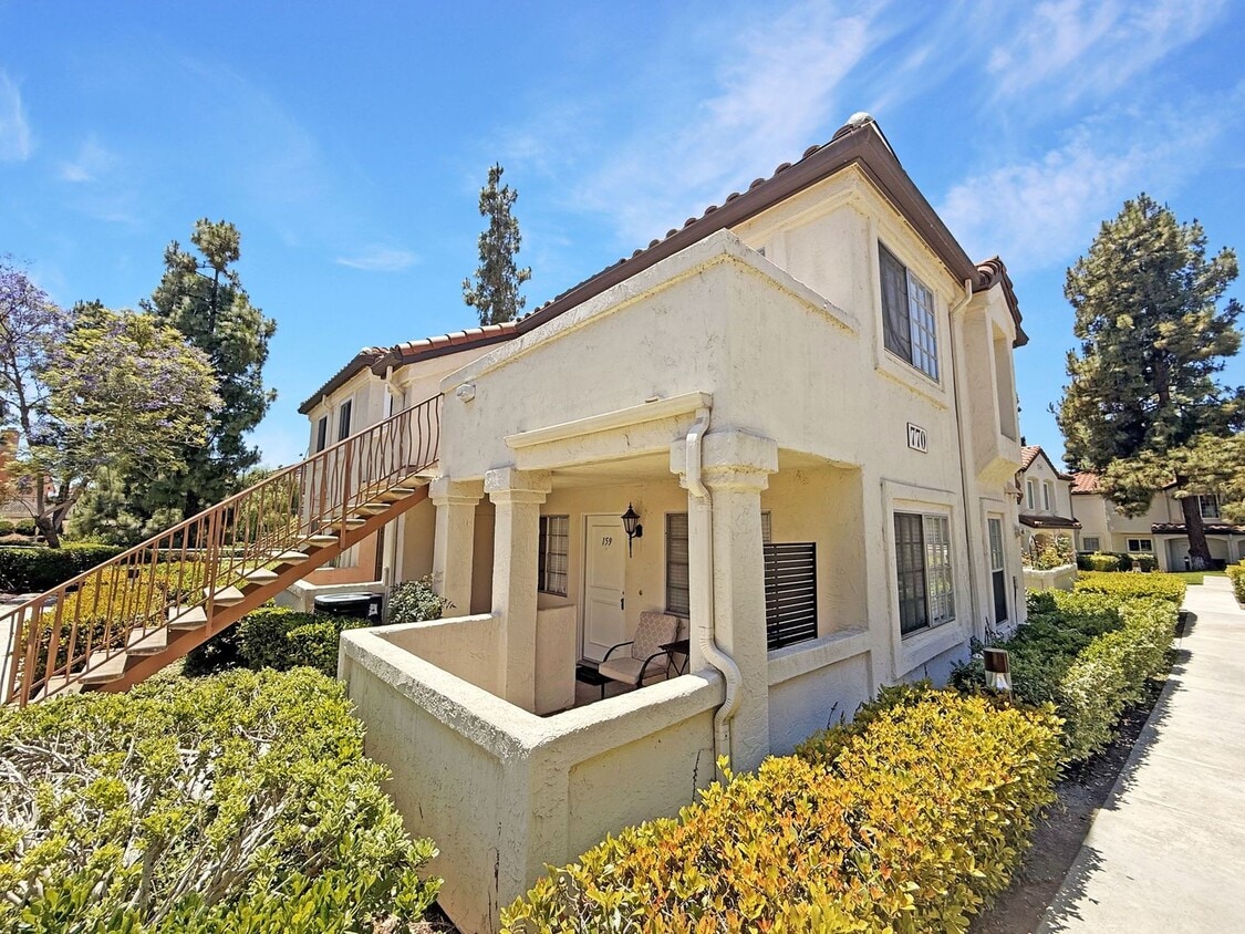Primary Photo - Spacious Studio Unit in Eastlake w/ AC!