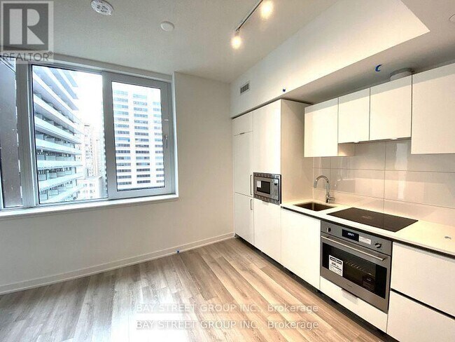 Photo du bâtiment - 238-1238 Simcoe St