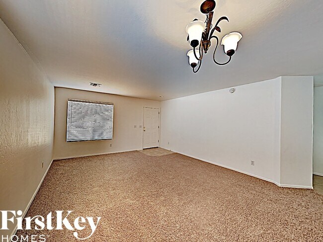 Foto del edificio - 33140 N Cat Hills Ave