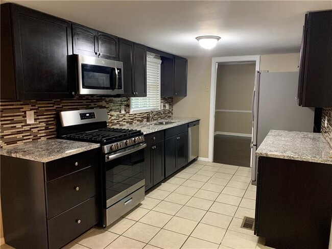 Building Photo - 3907 Leisure Woods Dr