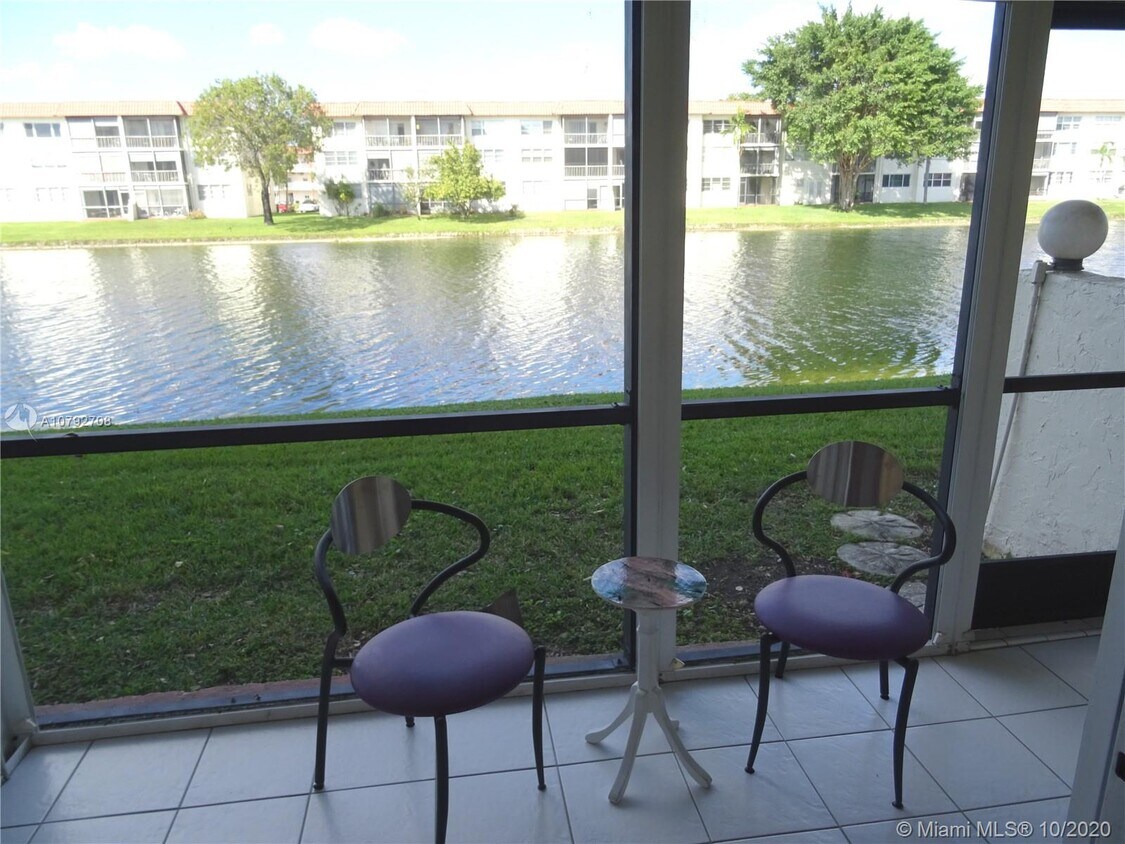 8971 S Hollybrook Blvd Unit 102, Pembroke Pines, FL 33025 Condo for