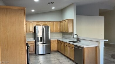 Building Photo - 3706 Greenfield Lakes St