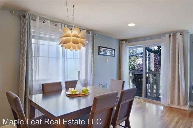 Foto del edificio - 3 br, 2.5 bath House - 8513 B Stone Avenue N
