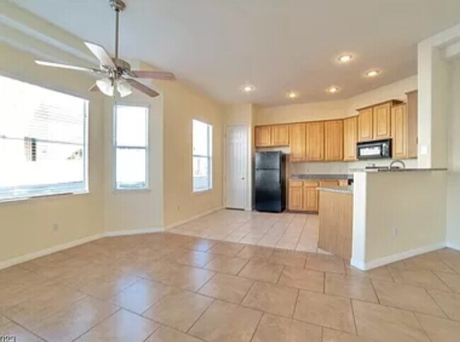 Foto del edificio - 237 Garrett Ln