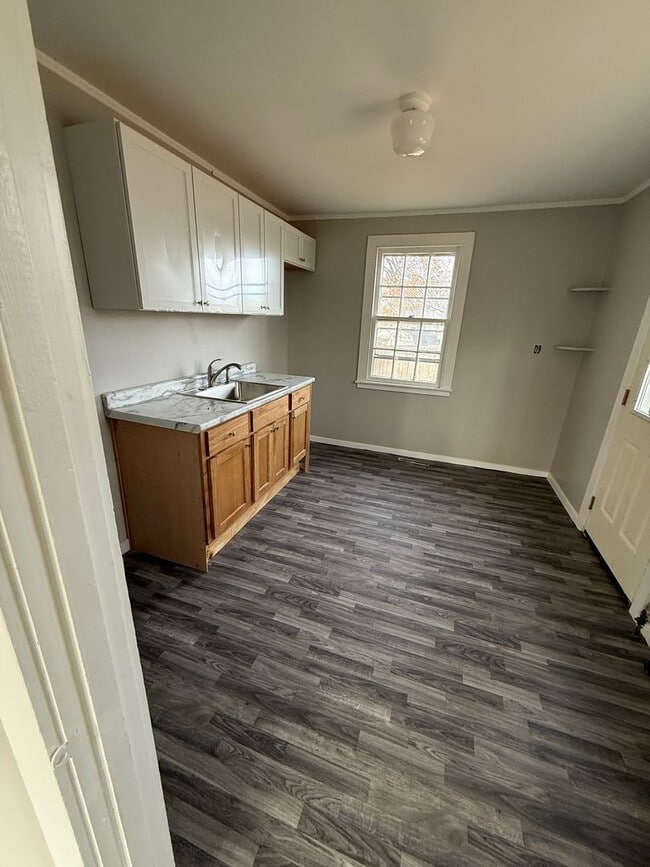 Building Photo - Italian Estates Property Management