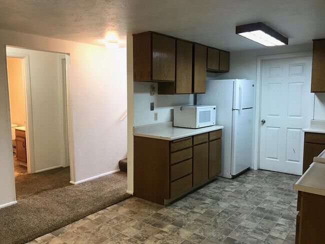 Building Photo - 588 L St