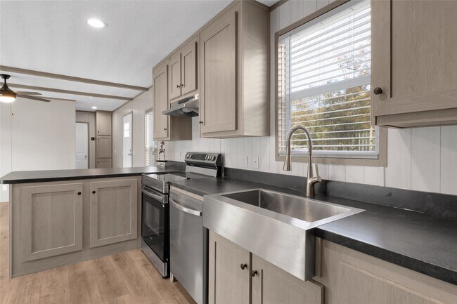 Foto del edificio - 1300 Campbell Acres Rd