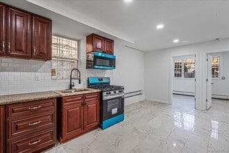 Building Photo - 953A E 217th St