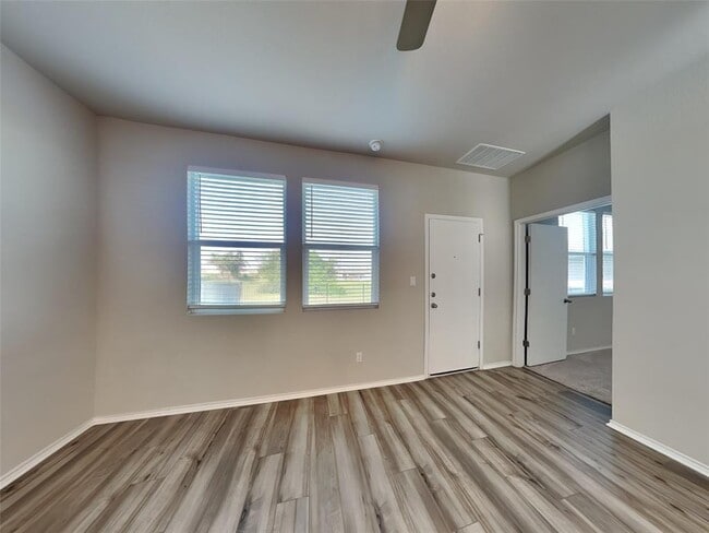 Building Photo - 5304 Saddle Clb Dr