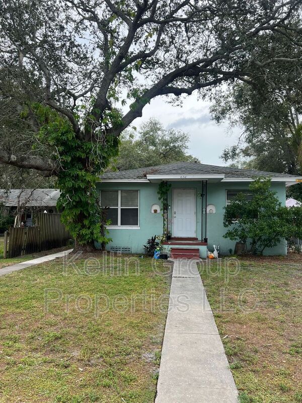 Foto principal - 832 20th Ave S
