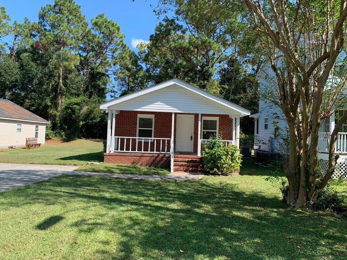 Foto principal - Very Cute House for Rent on Hillsdale Driv...