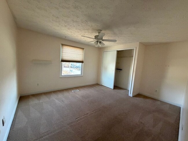 Building Photo - 10244 Farmington Ct