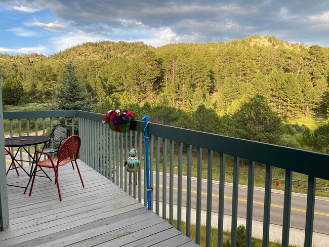 Cubierta superior e inferior - 1861 Raven Ave