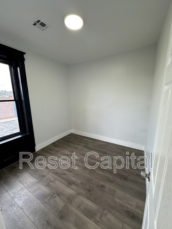 Foto del edificio - 20-26 Elizabeth Ave