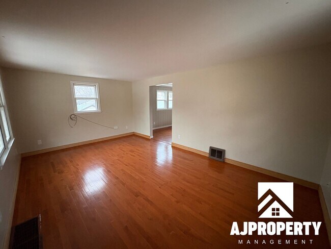 Foto del edificio - 1925 S Lake Ave